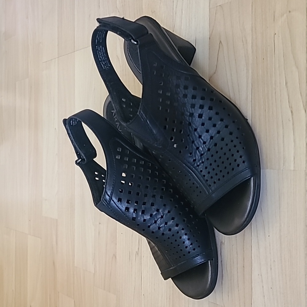 Aravon Black Leather Women Sandals Block Heels Backstrap Size 8.5